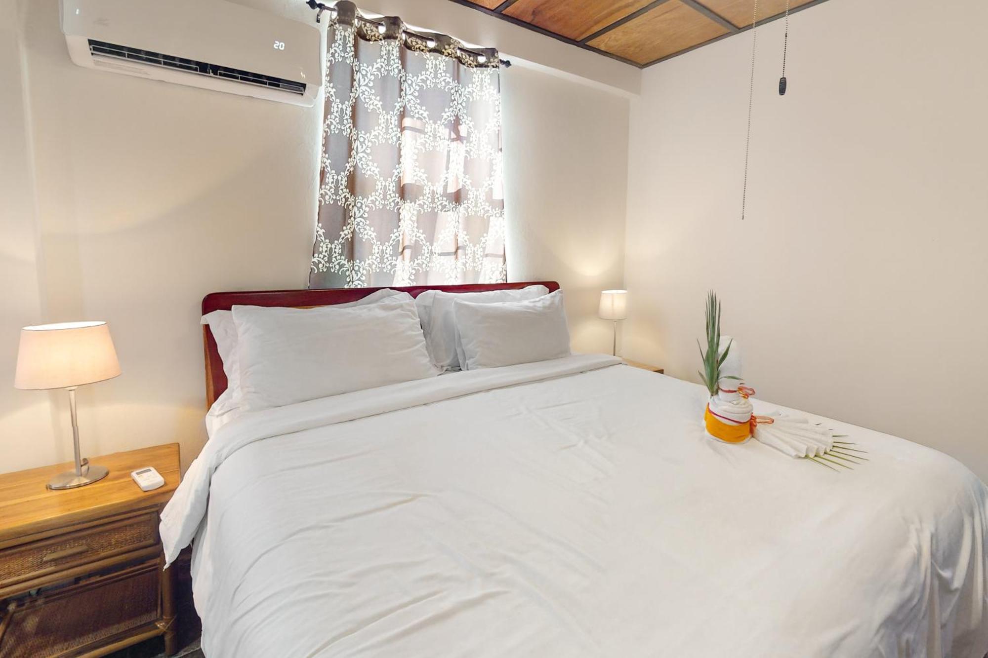 Hummingbird Home Suites San Pedro  Rom bilde