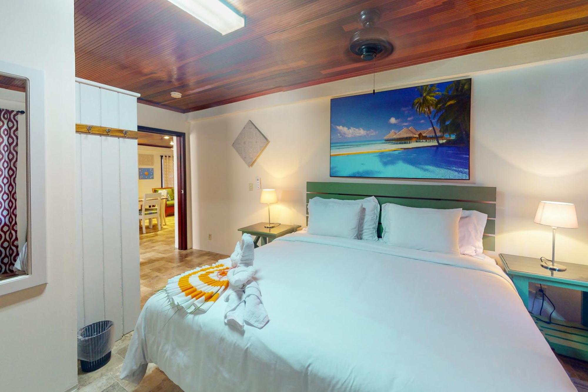 Hummingbird Home Suites San Pedro  Rom bilde