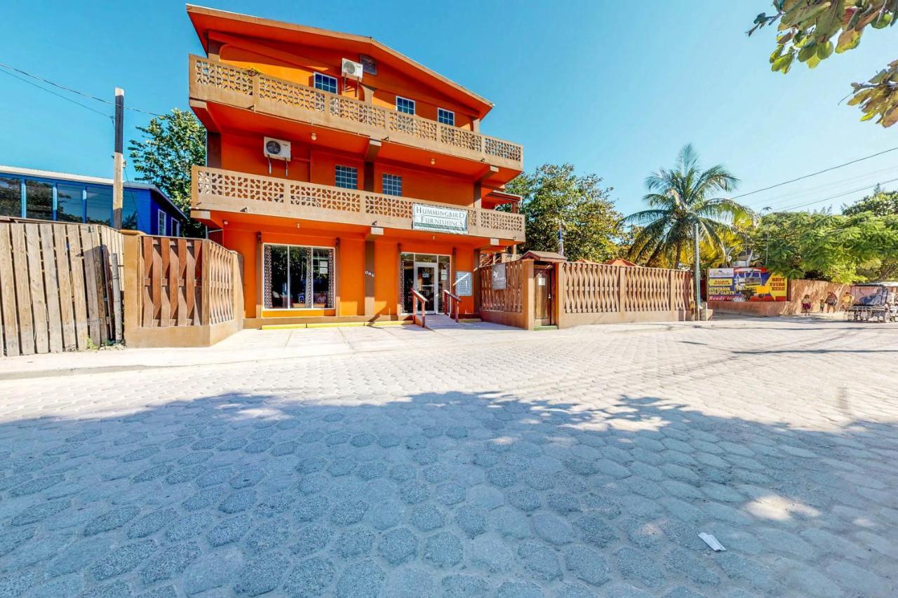 Hummingbird Home Suites San Pedro  Eksteriør bilde