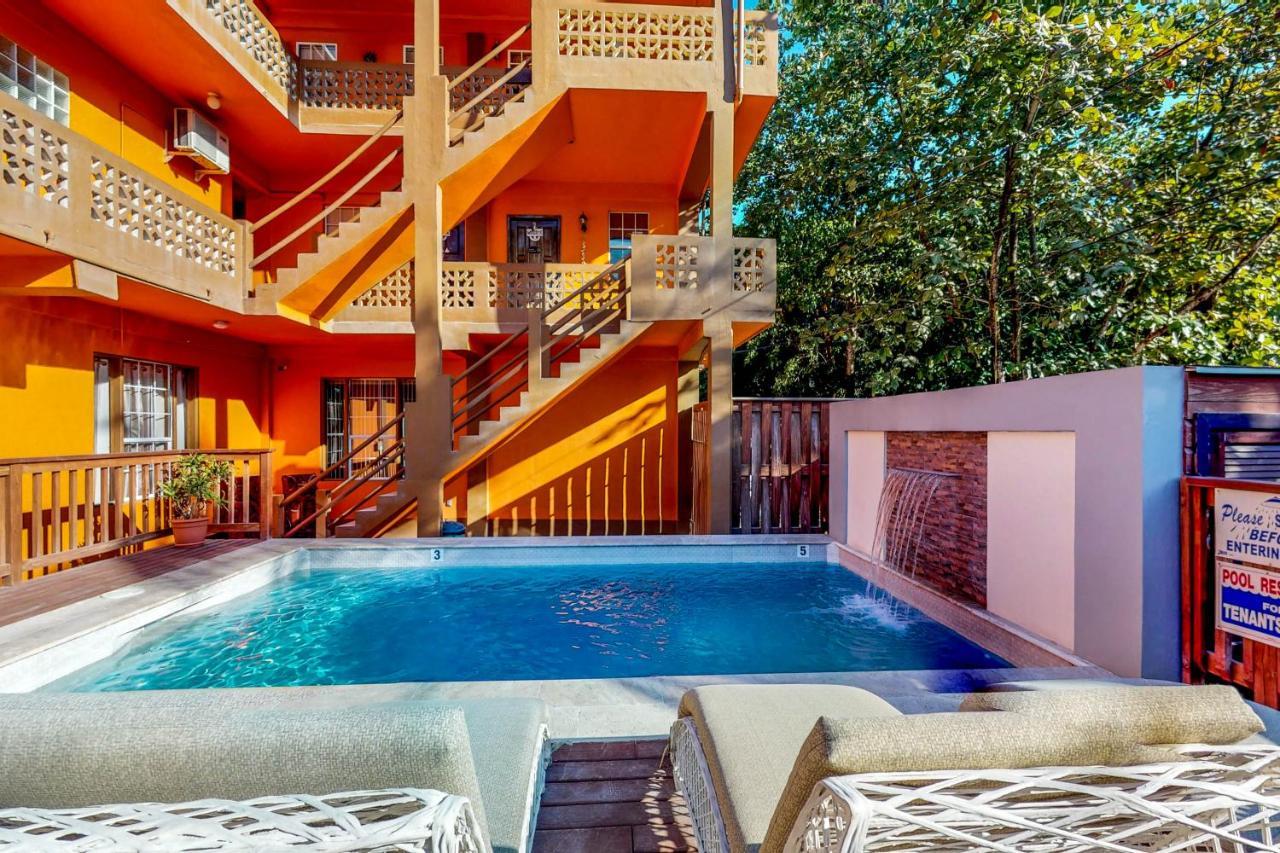 Hummingbird Home Suites San Pedro  Eksteriør bilde